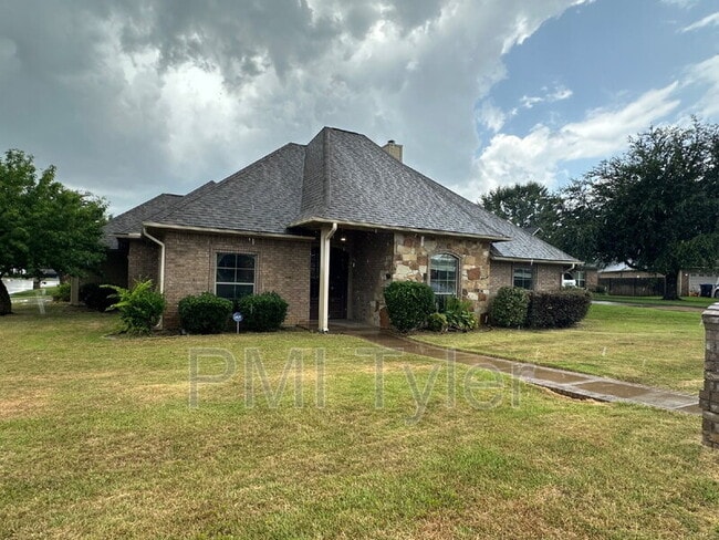 Building Photo - 2 Baylee Dr