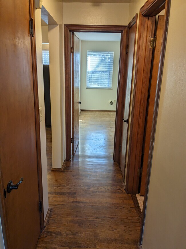 Building Photo - 6965 Murray Ave