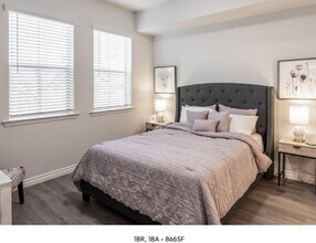 Building Photo - Centerpointe at Market