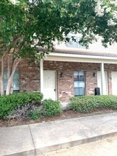 Building Photo - 808 Meadow Bend Dr