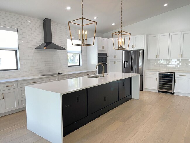 Foto del edificio - Beautiful South Tampa 4BR/3BA Home with 2 ...