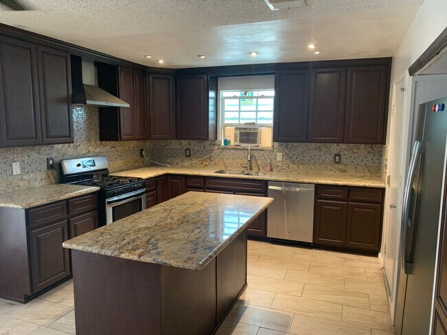 Foto del edificio - Spacious 4Bed/2Bath Moreno Valley