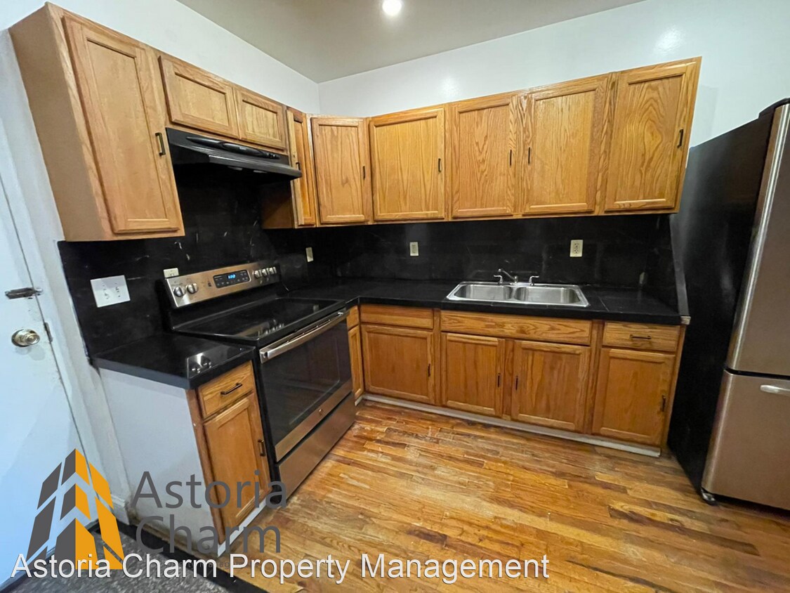 Primary Photo - 4 br, 2.5 bath House - 1411 N Central Ave