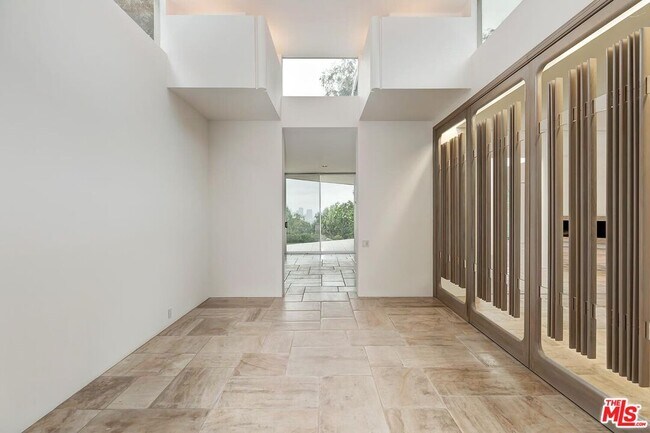 Foto del edificio - 1199 Tower Grove Dr