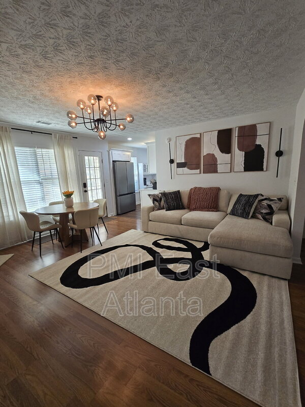 Foto del edificio - 6231 Arbor Links Rd