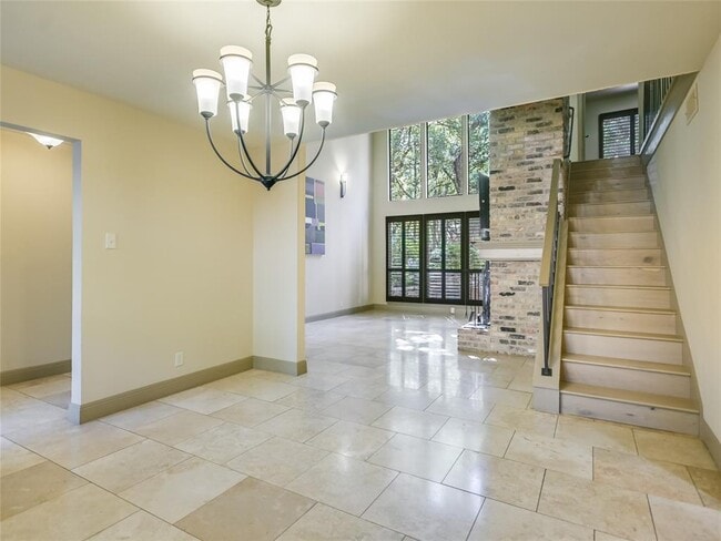 Foto del edificio - 8347 Summerwood Dr