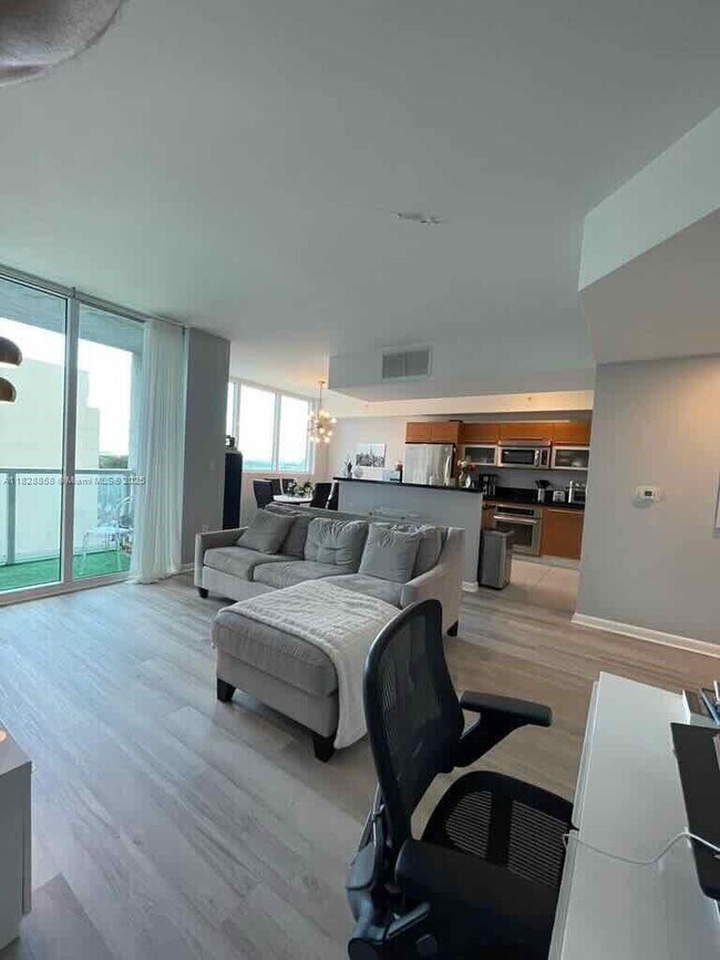 Foto del edificio - 244 Biscayne Blvd