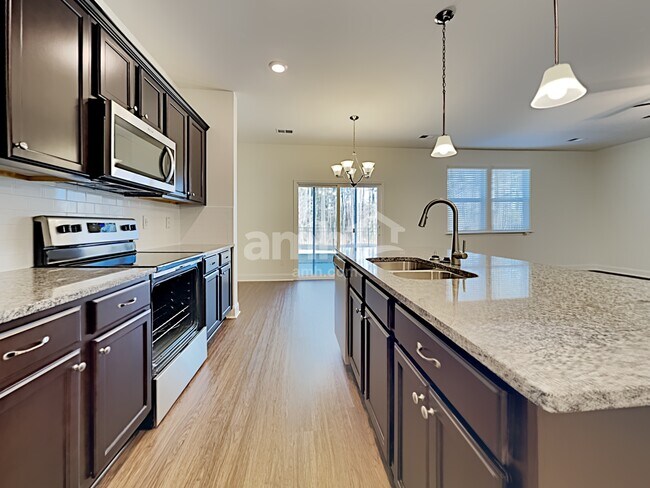 Foto del edificio - 308 Bering Ln