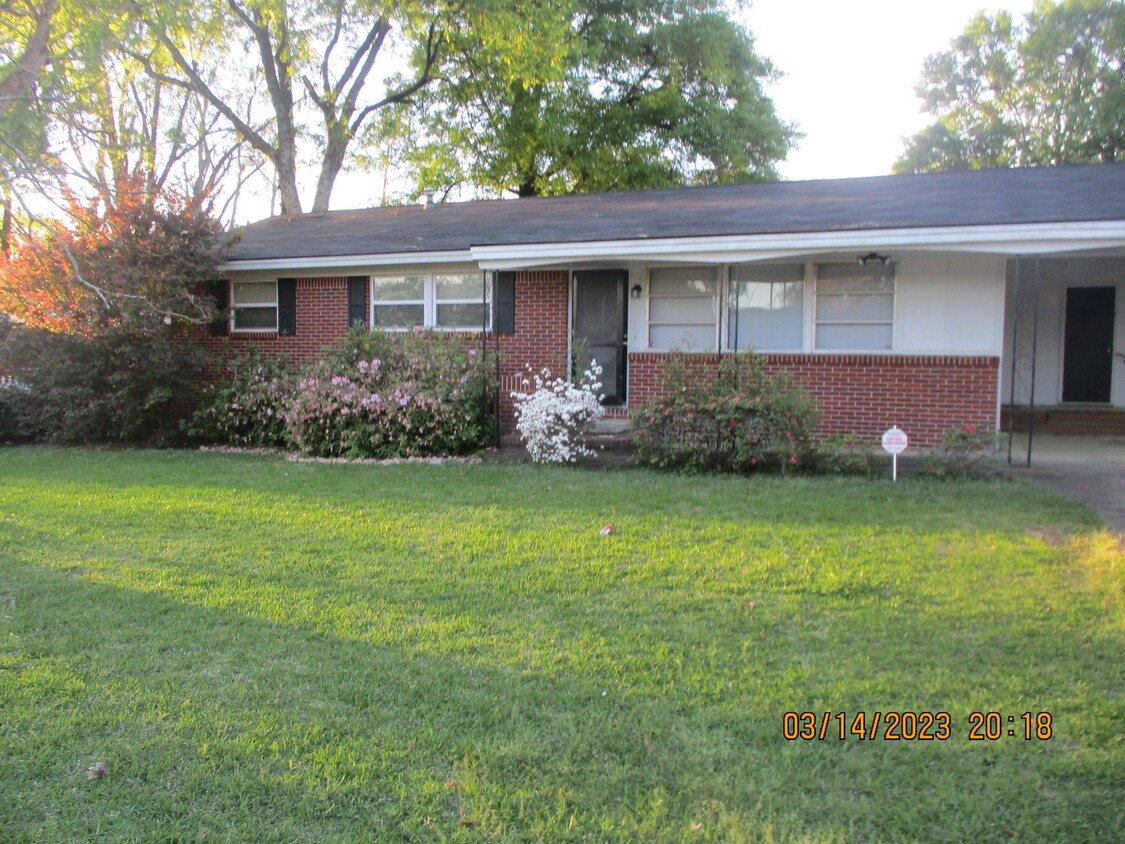 Primary Photo - 2510 Whispering Pines Rd