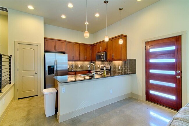 Foto del edificio - 2708 E 12th St