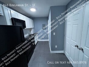 Building Photo - 846 Bingaman St