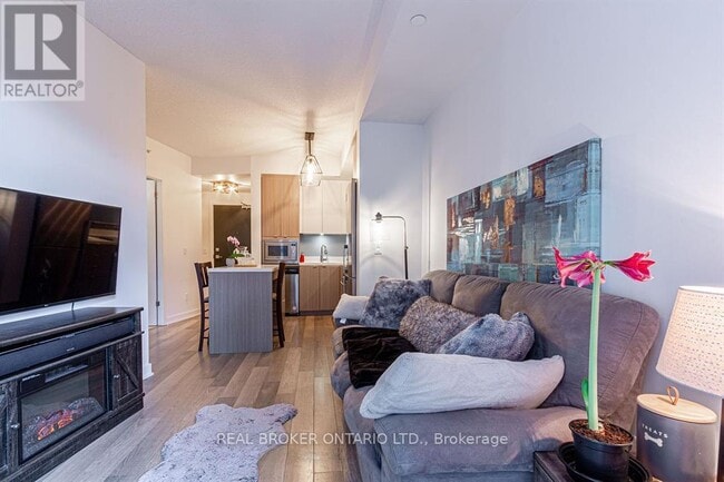 Photo du bâtiment - 5230-5230 Dundas St