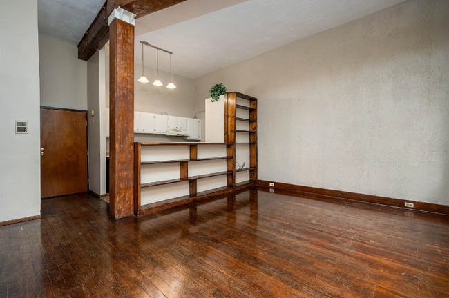 Photo - 107 S Front St Apartment