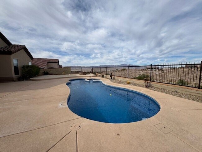 Foto del edificio - 3 BR on the GOLF COURSE with POOL-Laughlin Ranch with views