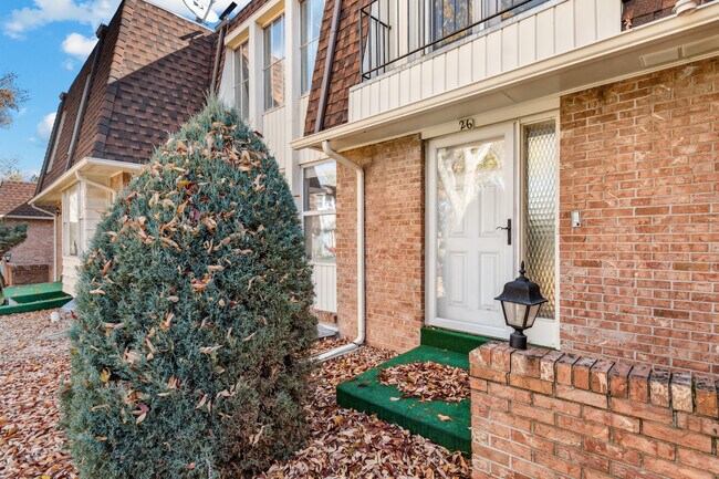 Foto del edificio - 1200 S Monaco Street Pky