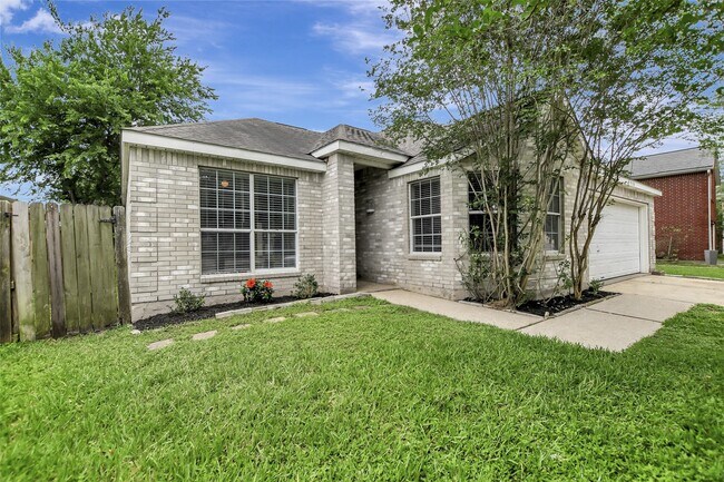 Building Photo - 1930 Greenbriar Colony Dr