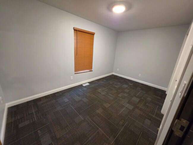 Building Photo - 1125 Latigo Dr