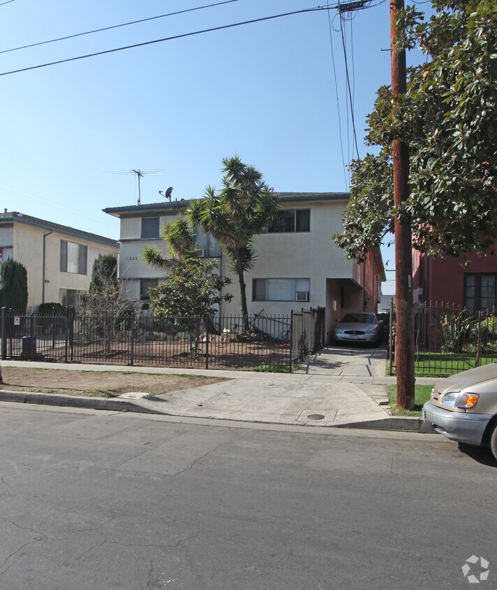 Building Photo - 1203-1207 N Ardmore Ave