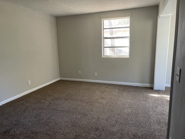 Foto del edificio - 4915 Ave B