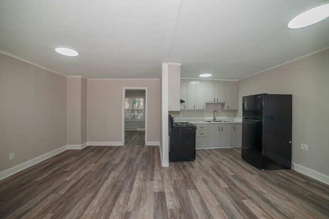 Building Photo - 5113 Higgins St