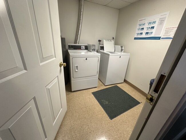 Building laundry room - 4162 Post Rd