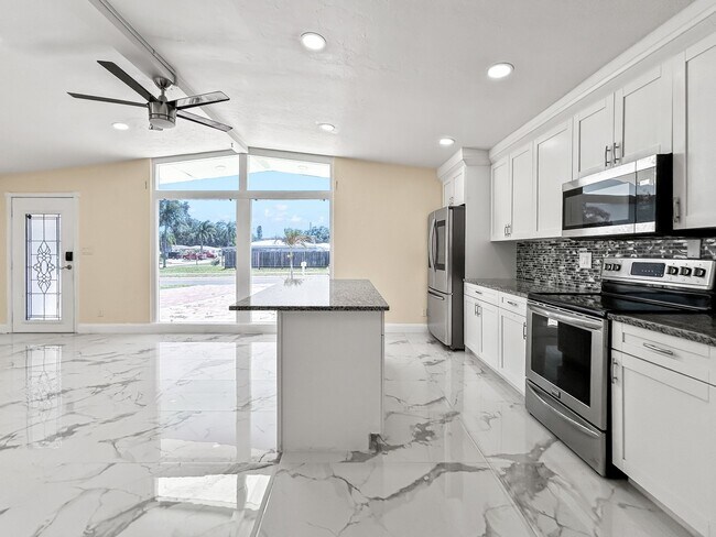 Foto del edificio - 3675 Prudence Dr