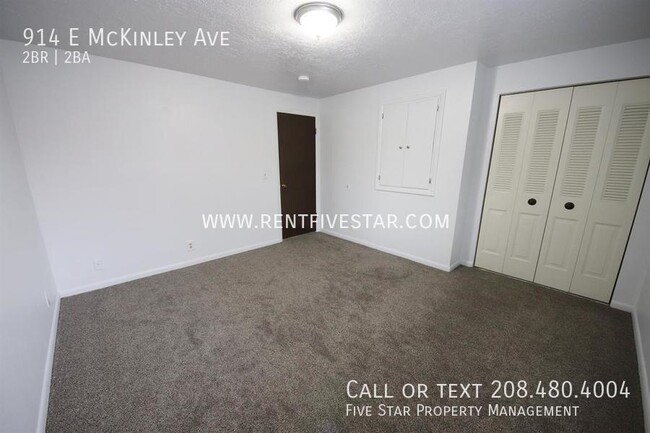 Foto del edificio - Spacious McKinley Townhome Available! Visi...