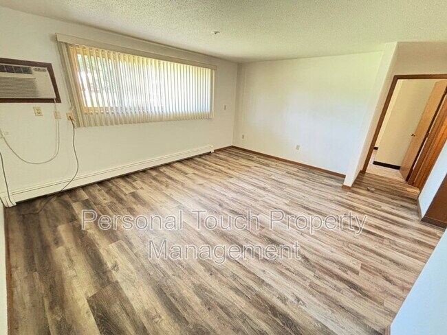 Foto del edificio - 320 6th St S