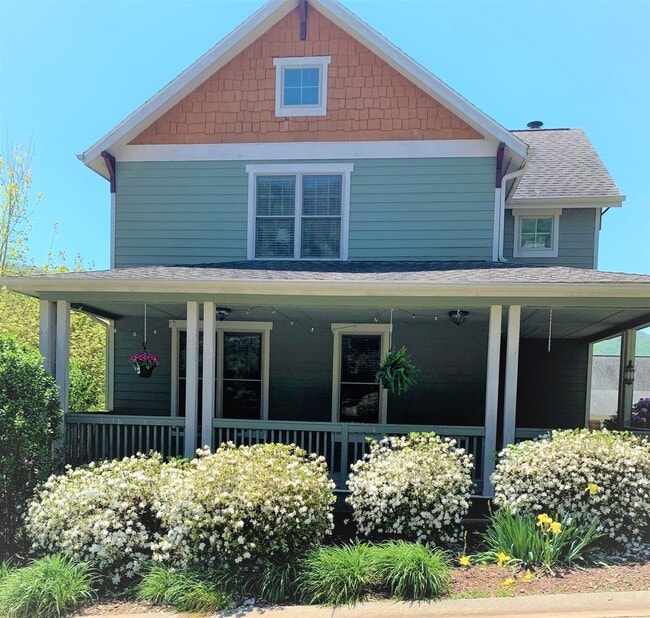 Building Photo - Modern Arts and Crafts Home