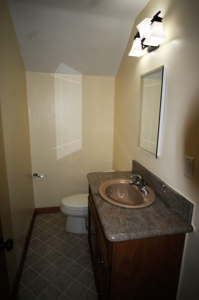 Lower Bath - 605 N Kings Rd