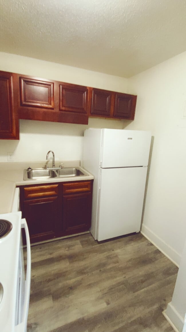 Building Photo - Parkway Place Apartments