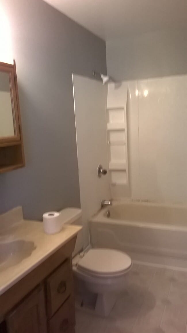 Building Photo - 930 Baraga St NE