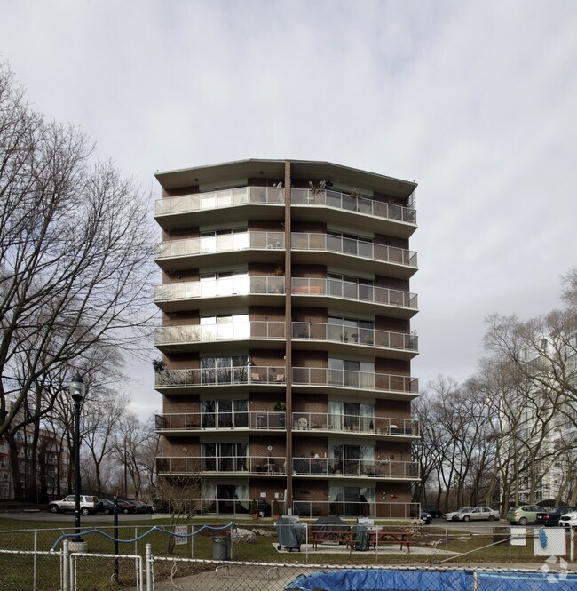 Photo du bâtiment - Lord Nelson Apartments
