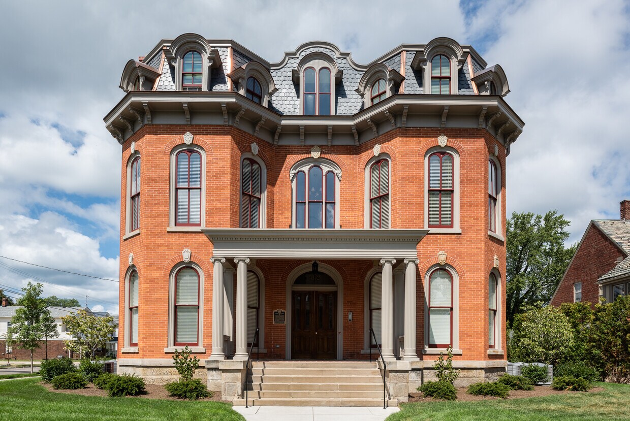 Primary Photo - 462 W 6th St