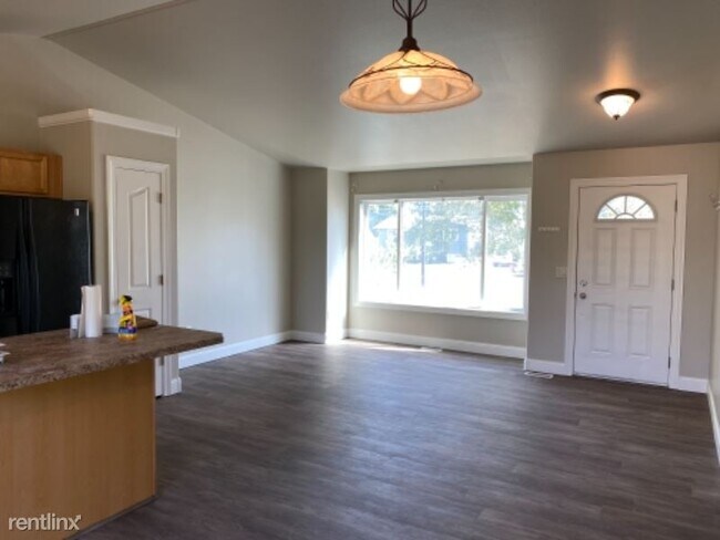 Building Photo - 4 br, 2 bath House - 1738 Bench Blvd