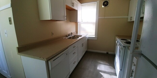 Building Photo - Very Nice 2 Bedroom 1 Bath House in Madiso...