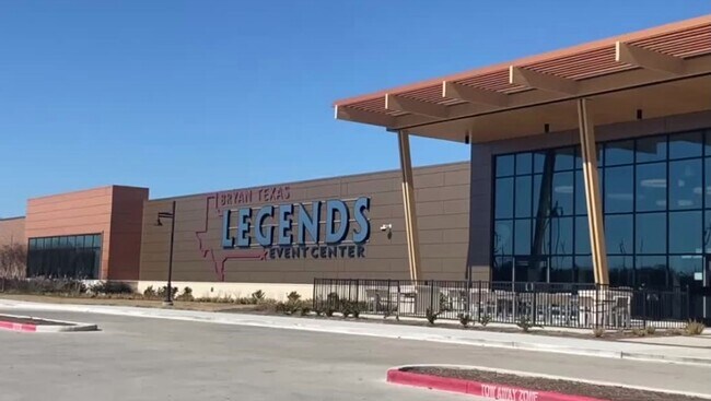 Foto del edificio - Modern Midtown Bryan Townhome — Coming Soon