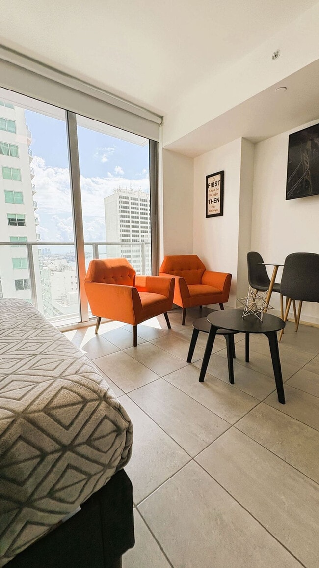 Foto del edificio - 227 NE 2nd St