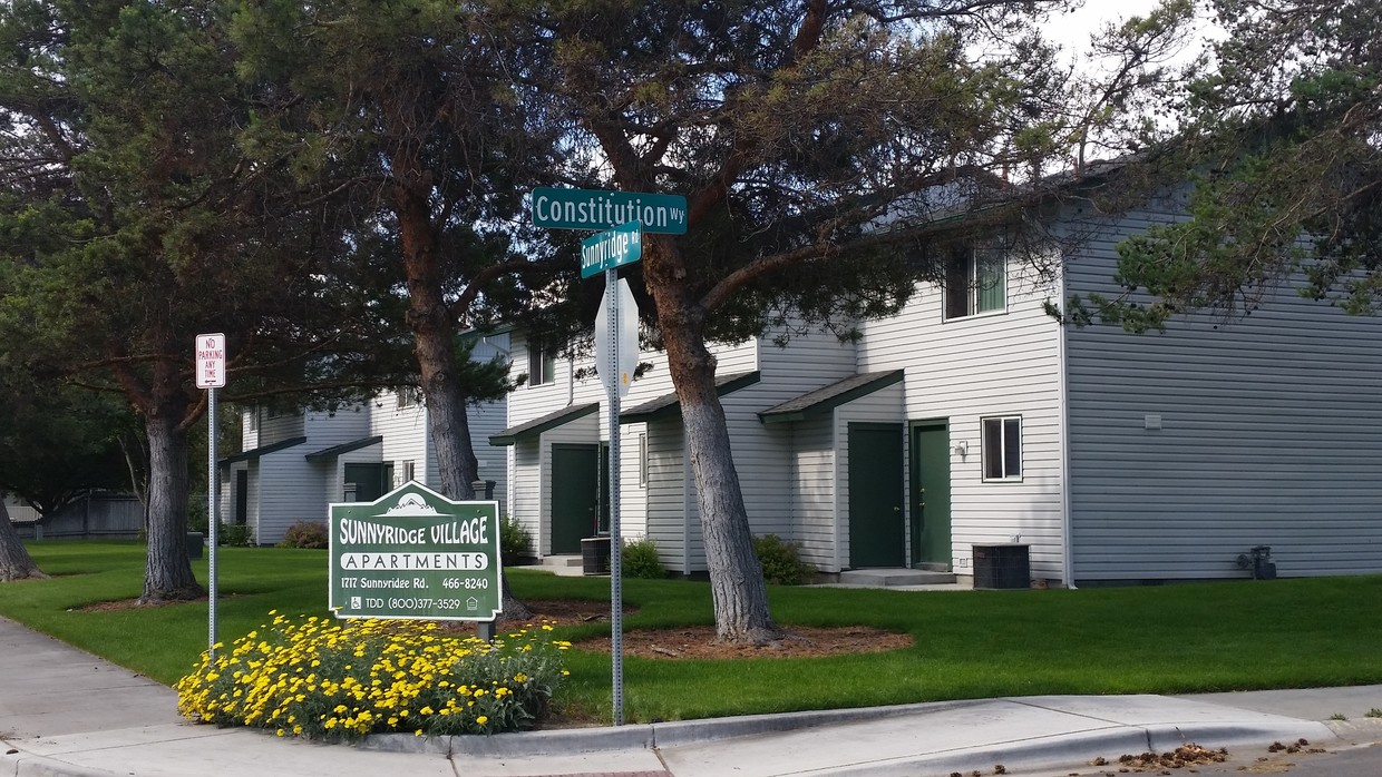 Primary Photo - Sunnyridge Village Apartments