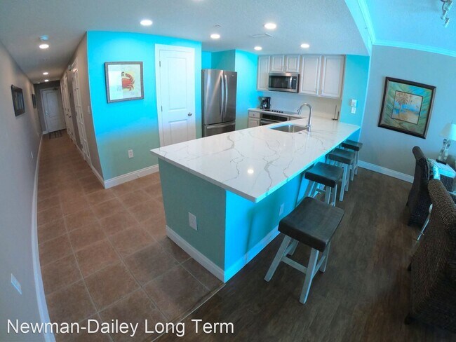 Foto del edificio - 17281 Front Beach Rd