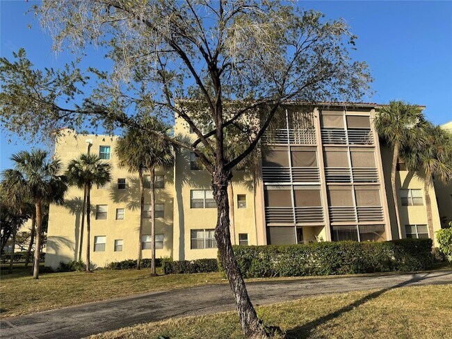Building Photo - 1810 N Lauderdale Ave