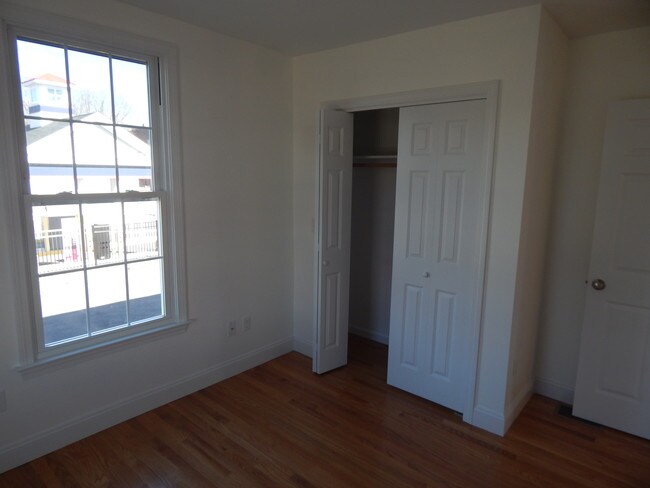 Bedroom 2 - 24 High St