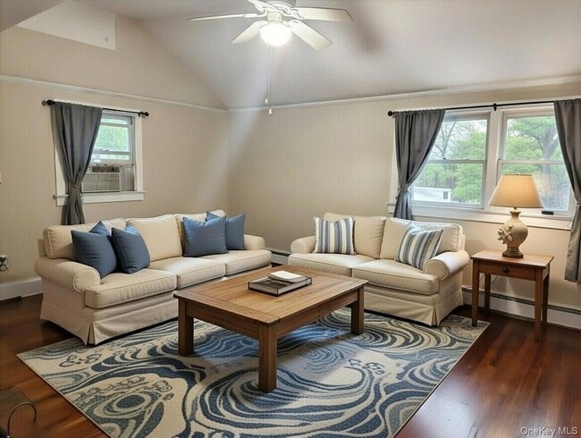 Building Photo - 15 King Rd