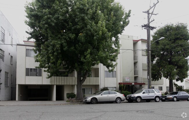 Foto del edificio - 166 Athol Ave