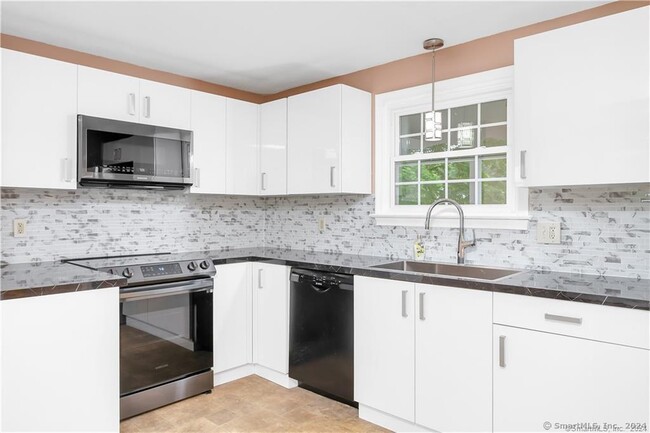 Foto del edificio - 3 Fox Meadow Ln