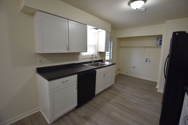 Building Photo - 1012-12 Lamplite Ct