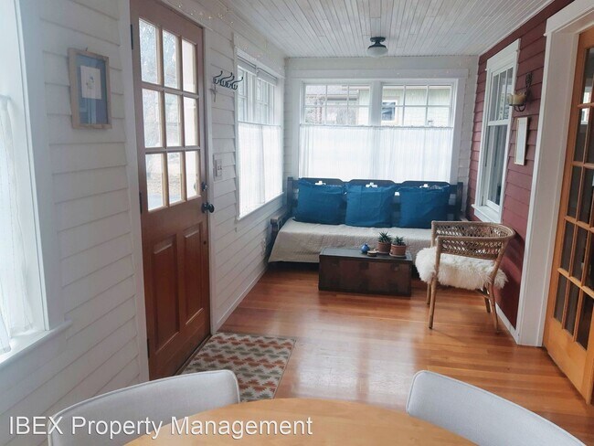 Building Photo - 3 br, 2 bath House - 228 West 8th Street