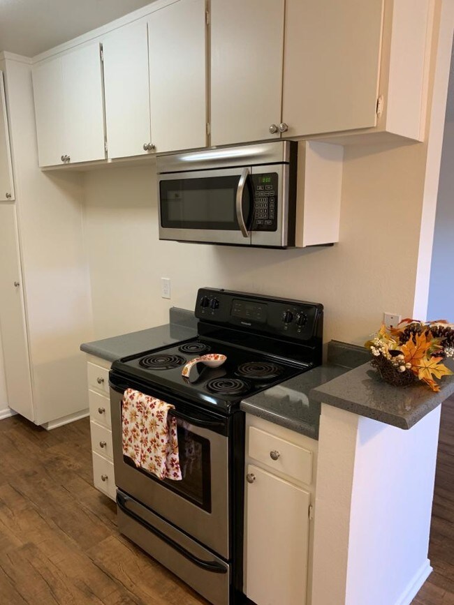 Kingsbury Apartments Apartments Granada Hills, CA