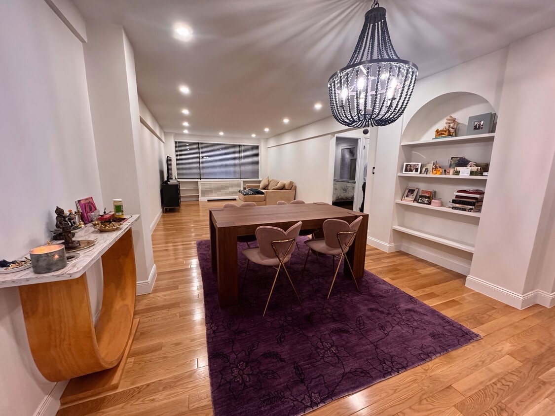 Foto principal - 425 E 63rd St