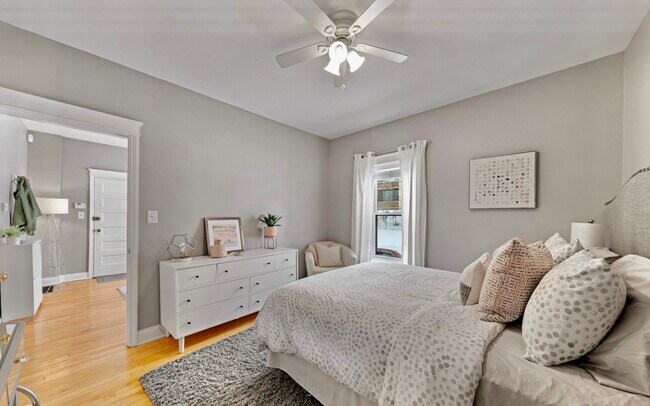 Foto del edificio - 3807 N Ravenswood Ave
